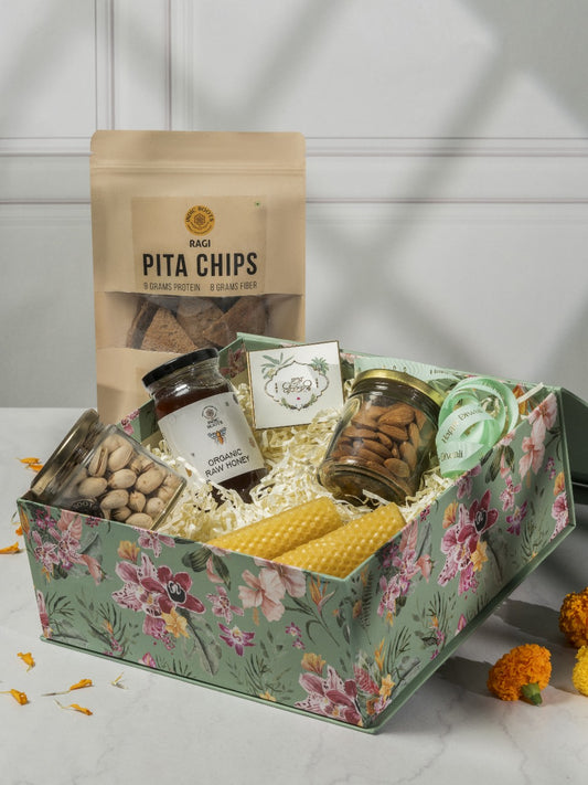 Festive goodies box – Nuts, honey & wholesome treats